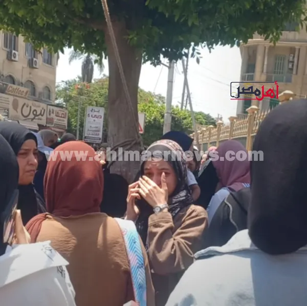 بكاء طالبات الثانويه العامه بالمنوفية 