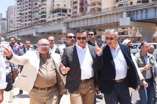 جانب من جولة وزير الإسكان بكورنيش الإسكندرية