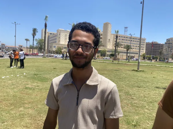 طالب ثانوية عامة ببورسعيد: امتحان الفيزياء أسهل من المراقب