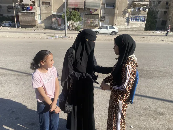 قصة كفاح أم لثلاثة طلاب من ذوى البصيرة ببورسعيد 