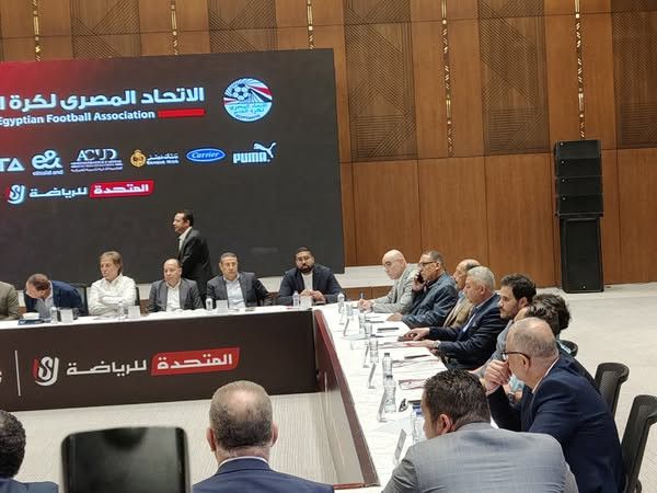 مؤتمر اتحاد الكرة مع الأندية