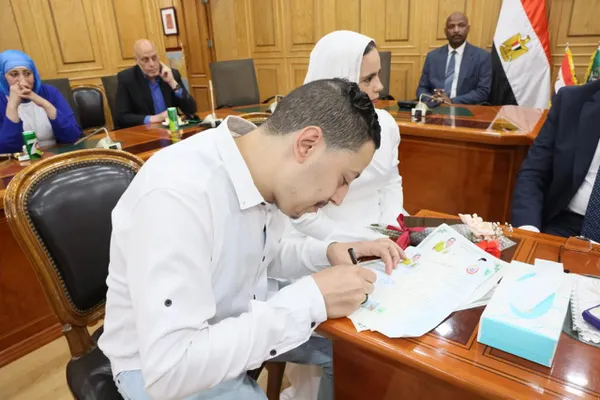 محافظ المنوفية وكيلا لعروس يتيمه 