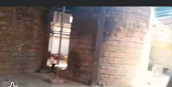 من داخل المصنع 