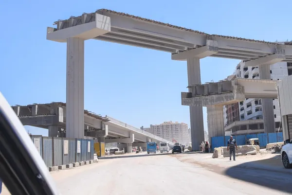 وزير الإسكان يتفقد مشروع كوبري 45 بالإسكندرية 