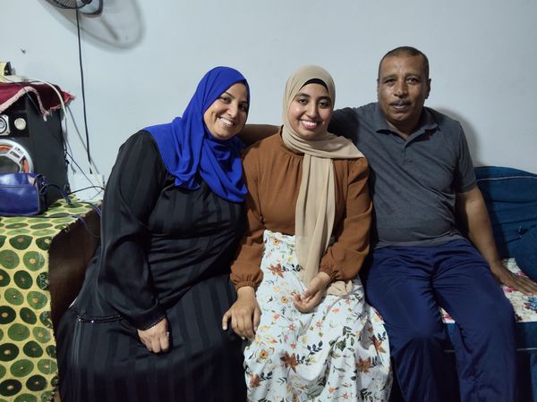 إيمان صلاح الأولى على الدبلومات الفنية 