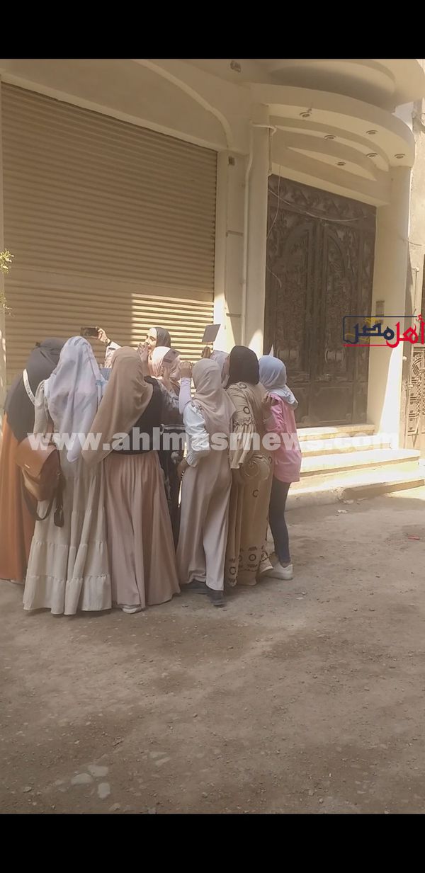 احتفالات طالبات الثانوية الأزهرية بانتهاء الامتحانات 