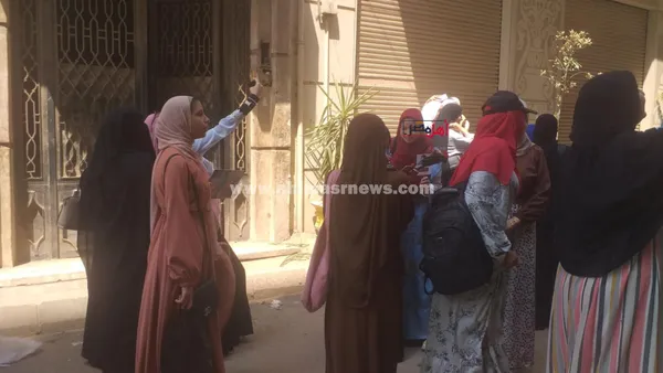 احتفالات طالبات الثانوية الأزهرية علمي بانتهاء الامتحانات 