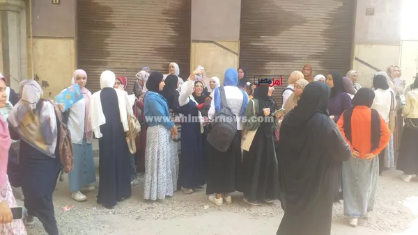 احتفالات طالبات الثانوية الأزهرية علمي بانتهاء الامتحانات 