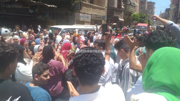 احتفالات طالبات الثانوية العامة بكفر الشيخ بانتهاء الامتحانات 