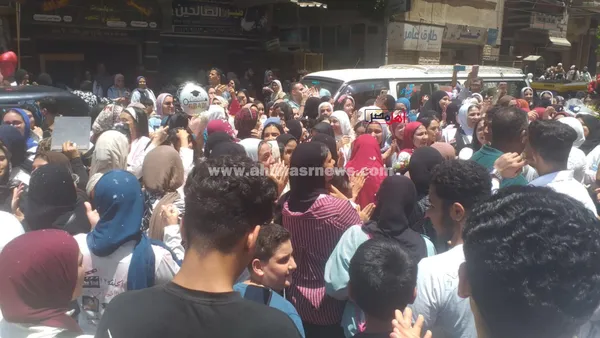 احتفالات طالبات الثانوية العامة بكفر الشيخ بانتهاء الامتحانات 