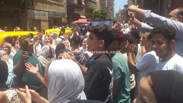 احتفالات طلاب الثانوية العامة بكفر الشيخ 
