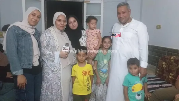 الطالبة إنجي أحمدين، الثانية على محافظة كفر الشيخ بالدبلومات الفنية وأسرتها