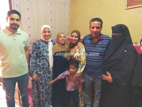 الطالبة إيمان خالد، الأولى على الجمهورية بالدبلومات الفنية 