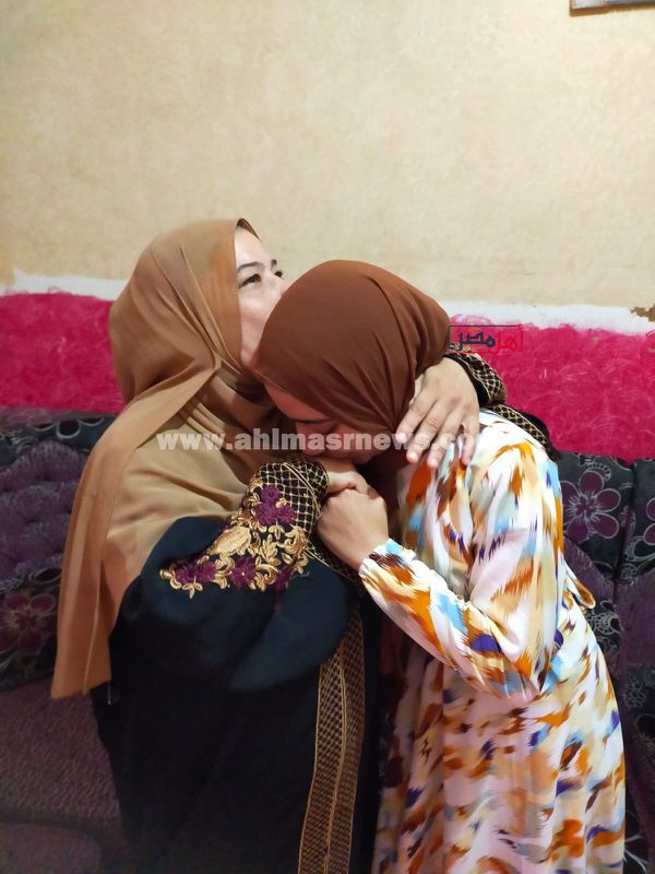 الطالبة إيمان خالد، الأولى على الجمهورية بالدبلومات الفنية 