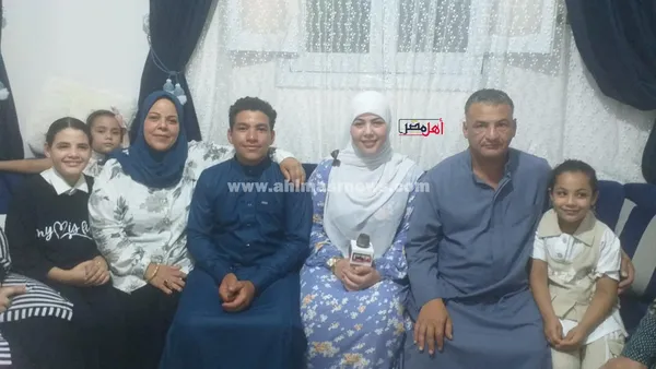 الطالبة بسمة شعير، التاسعة على كفر الشيخ بالدبلومات الفنية وأسرتها 