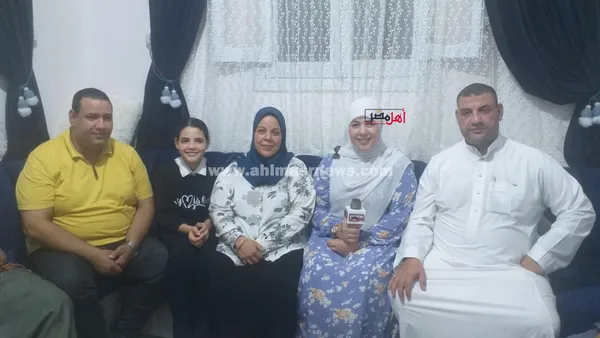 الطالبة بسمة شعير، التاسعة على كفر الشيخ بالدبلومات الفنية وأسرتها 