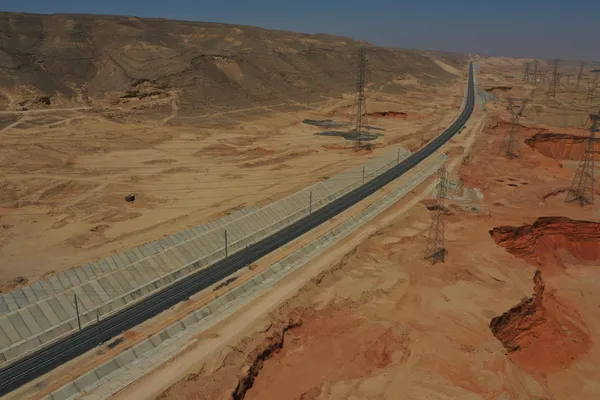 القطار الكهربائي السريع 