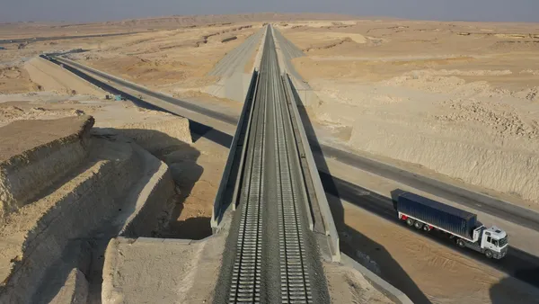 القطار الكهربائي السريع 