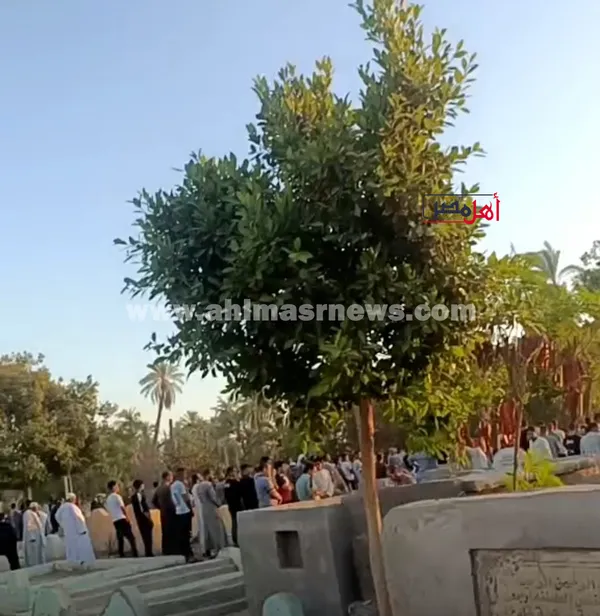 جانب من الجنازة