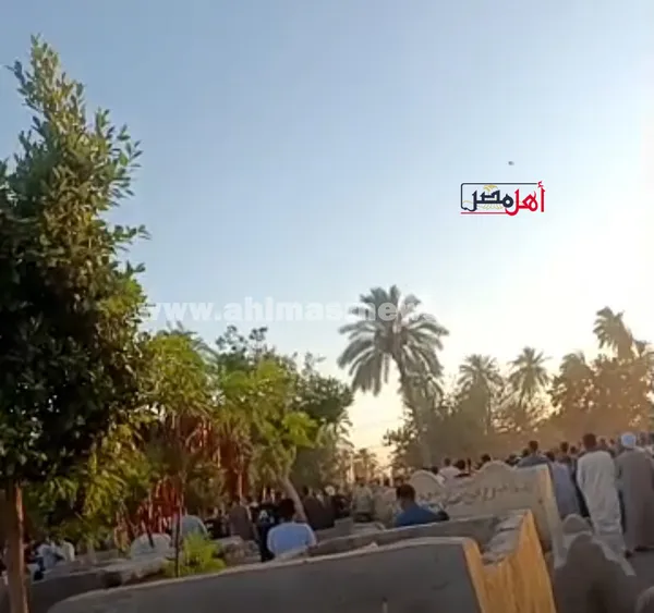 جانب من الجنازة