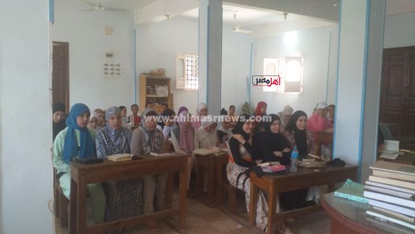 جانب من تحفيظ القرآن للطلاب