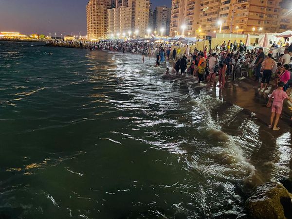 منع نزول شواطئ الإسكندرية بعد الموعد المحدد