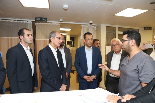 وزير الاتصالات