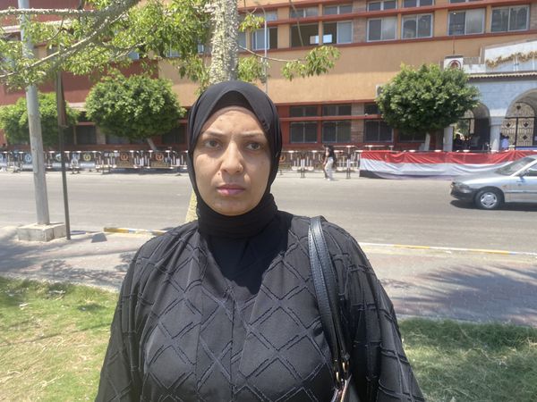 ولية أمر أمام احدى لجان الثانوية العامة ببورسعيد: حرام عليكم …مش فاضل الا الاحياء ها نودى ولادنا كليات ايه