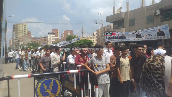 إقبال كبير من المواطنين على لجان الانتخابات 