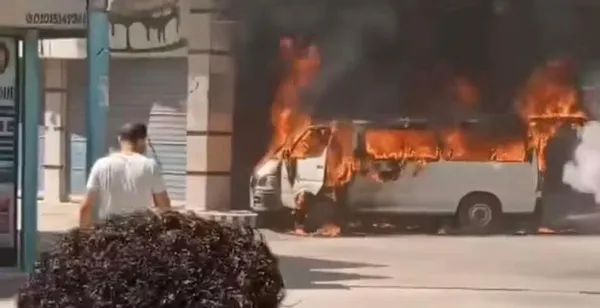 السيارة المحترقة