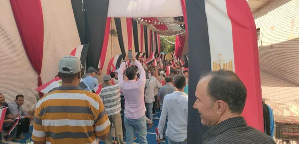 الآلاف يتوافدون علي لجان الانتخابات بالإسماعيلية  