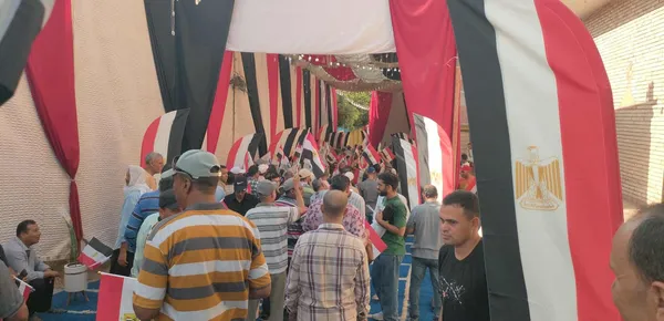 الآلاف يتوافدون علي لجان الانتخابات بالإسماعيلية  