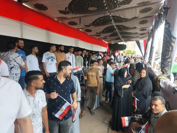 المواطنين أمام اللجان