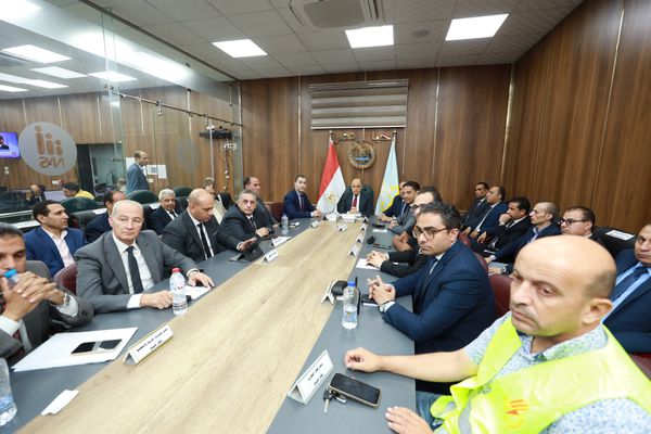 جانب من متابعة سير الانتخابات 