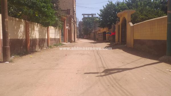 خلو الشوارع من المواطنين بسبب حرارة الجو 