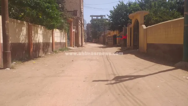 خلو الشوارع من المواطنين بسبب حرارة الجو 