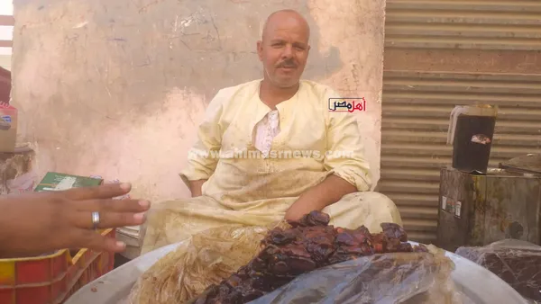 عم أحمد، بائع عجوه