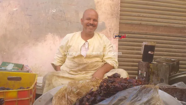 عم أحمد، بائع عجوه