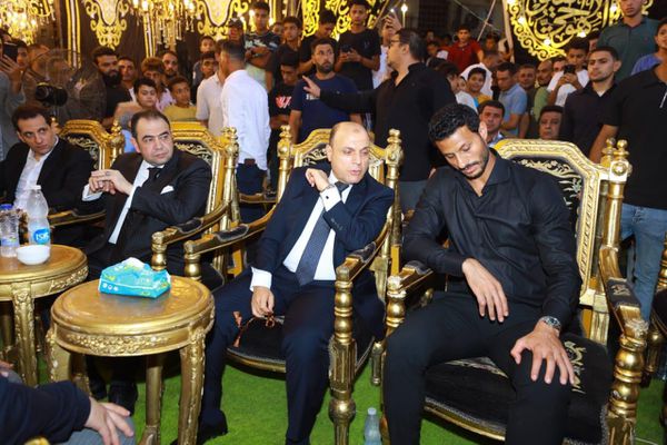 محافظ كفرالشيخ يقدم واجب العزاء في وفاة والد الكابتن «محمد الشناوي 