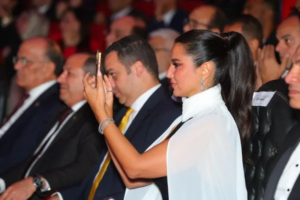 الفنانة درة