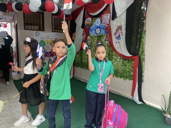 بعلم مصر طلاب المدارس ببورسعيد تستعد للعام الدراسي الجديد