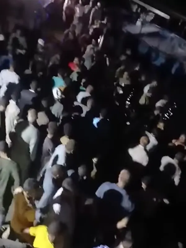 جانب من سقوط السيارة