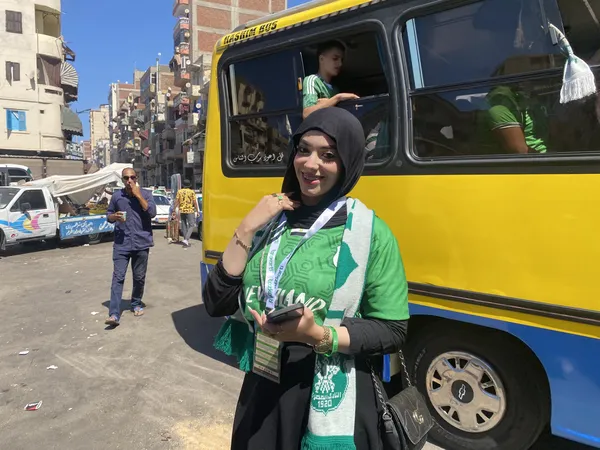 «بسمة» مشجعة المصري البورسعيدي: سيبت الامتحان وسافرت أشجع الفريق أمام الزمالك عشان إحنا أحفاد 56