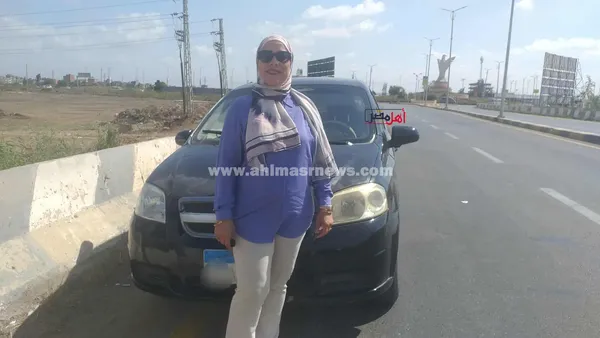 أم حبيبة، أول سيدة بكفر الشيخ تعمل في توصيل السيدات 