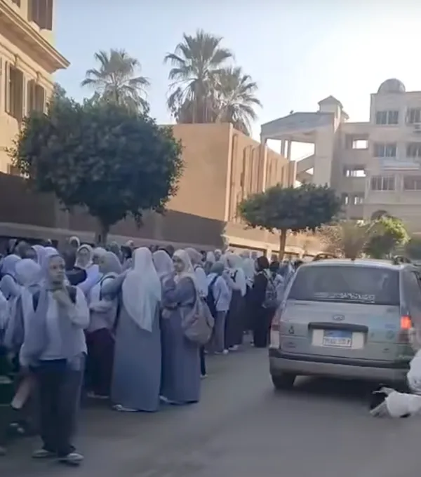 الطالبات 
