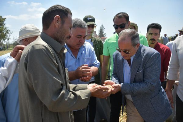  بورسعيد يستمع لمطالب أهالي جنوب بورسعيد ويستجيب لعدد منها