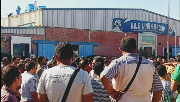 جانب من إضراب العمال