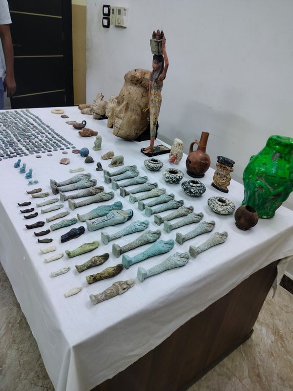 جانب من المضبوطات 
