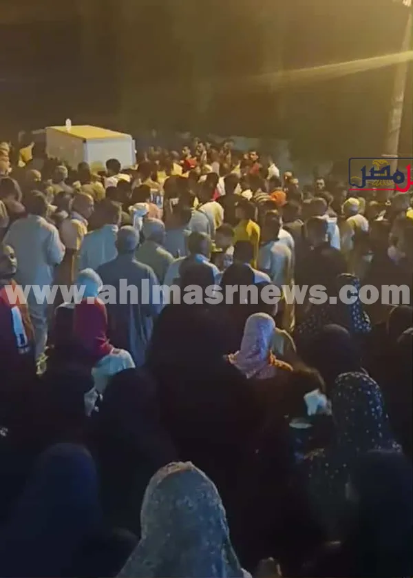 جانب من تشييع جثمان الصغيرين 