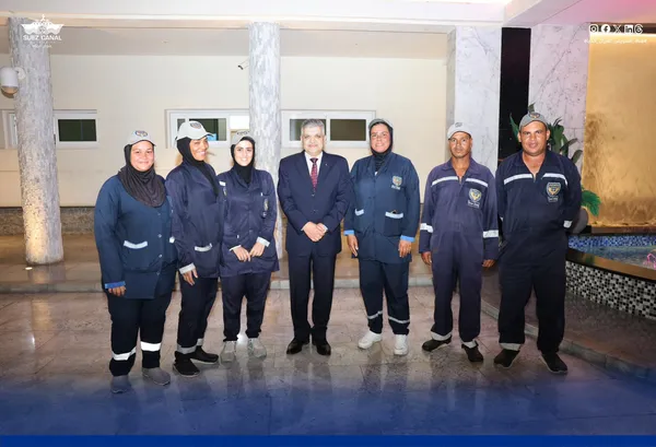 جانب من تكريم المرشدين بقناة السويس 